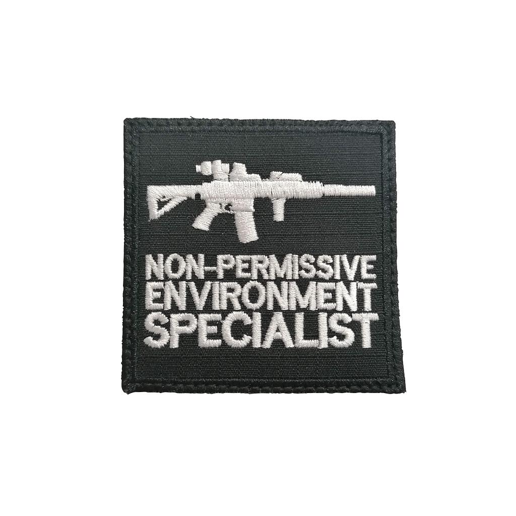 Parche Non-Permissive Environment Specialist color negro